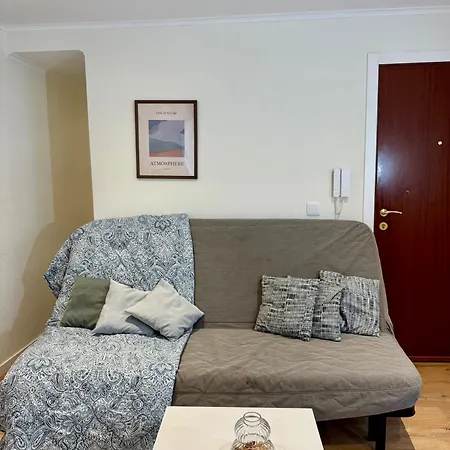 Very Location ליסבון